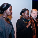 Aïcha Cissé (l), Aminata Demba (m) en Afrika Filmfestival-voorzitter Guido Convents.

Foto © Raf Degeest